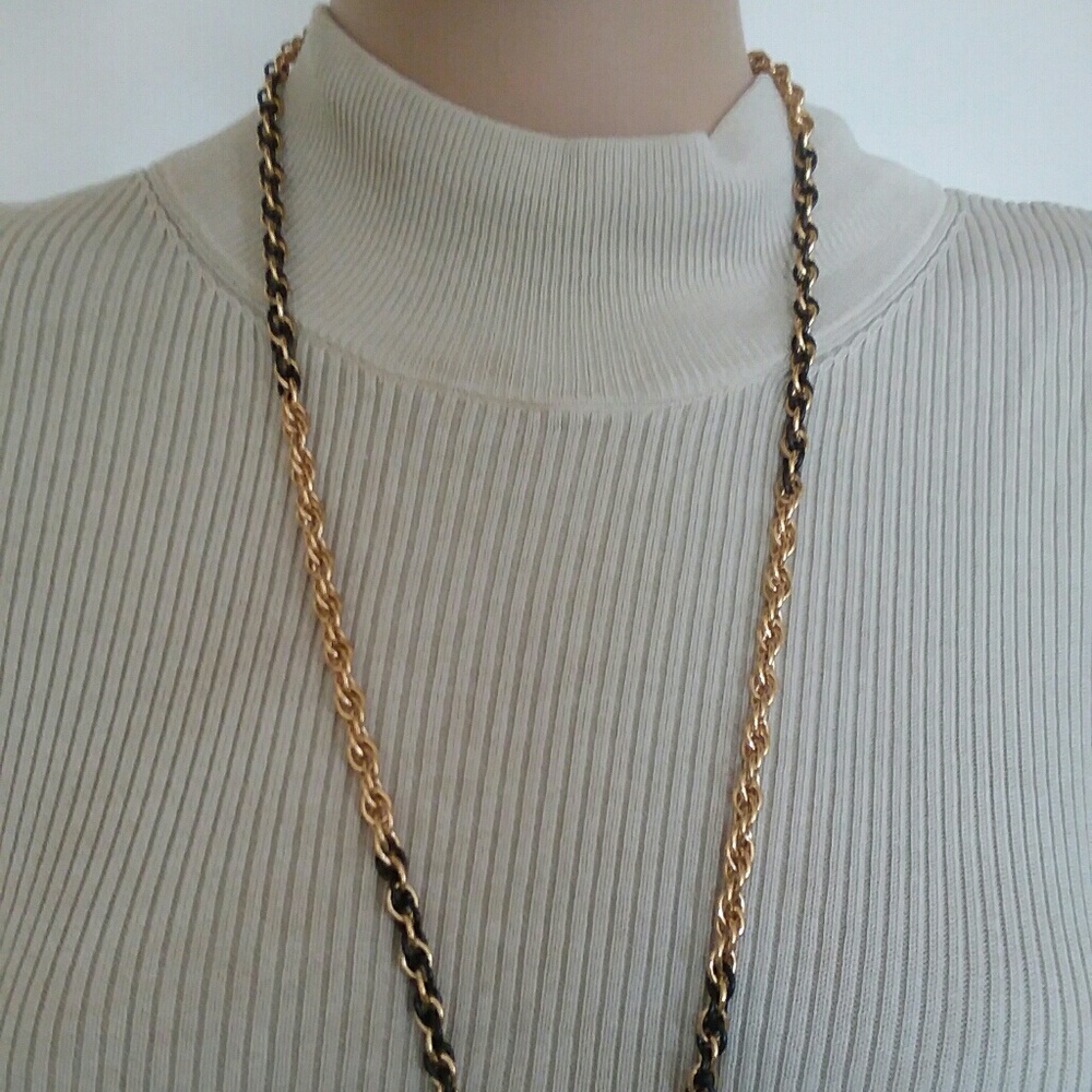 Monet necklace